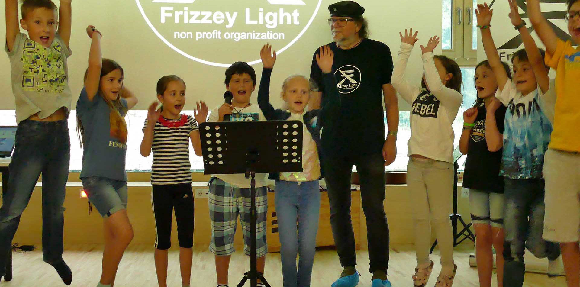 Volksschule  Kappl hilft Frizzey Light Helptour 