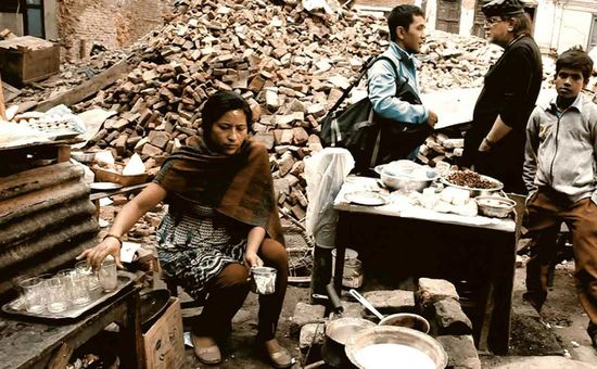  Kathmandu, Teehaus, zusammengestürzt 